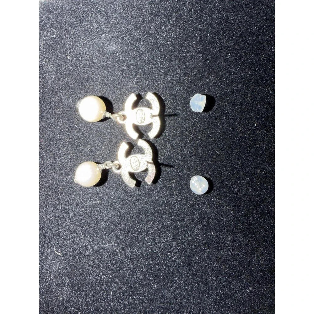 ⁠Chanel Vintage Faux Pearl CC Logo Dangle Drop Earrings Silver Tone 04A Pierced